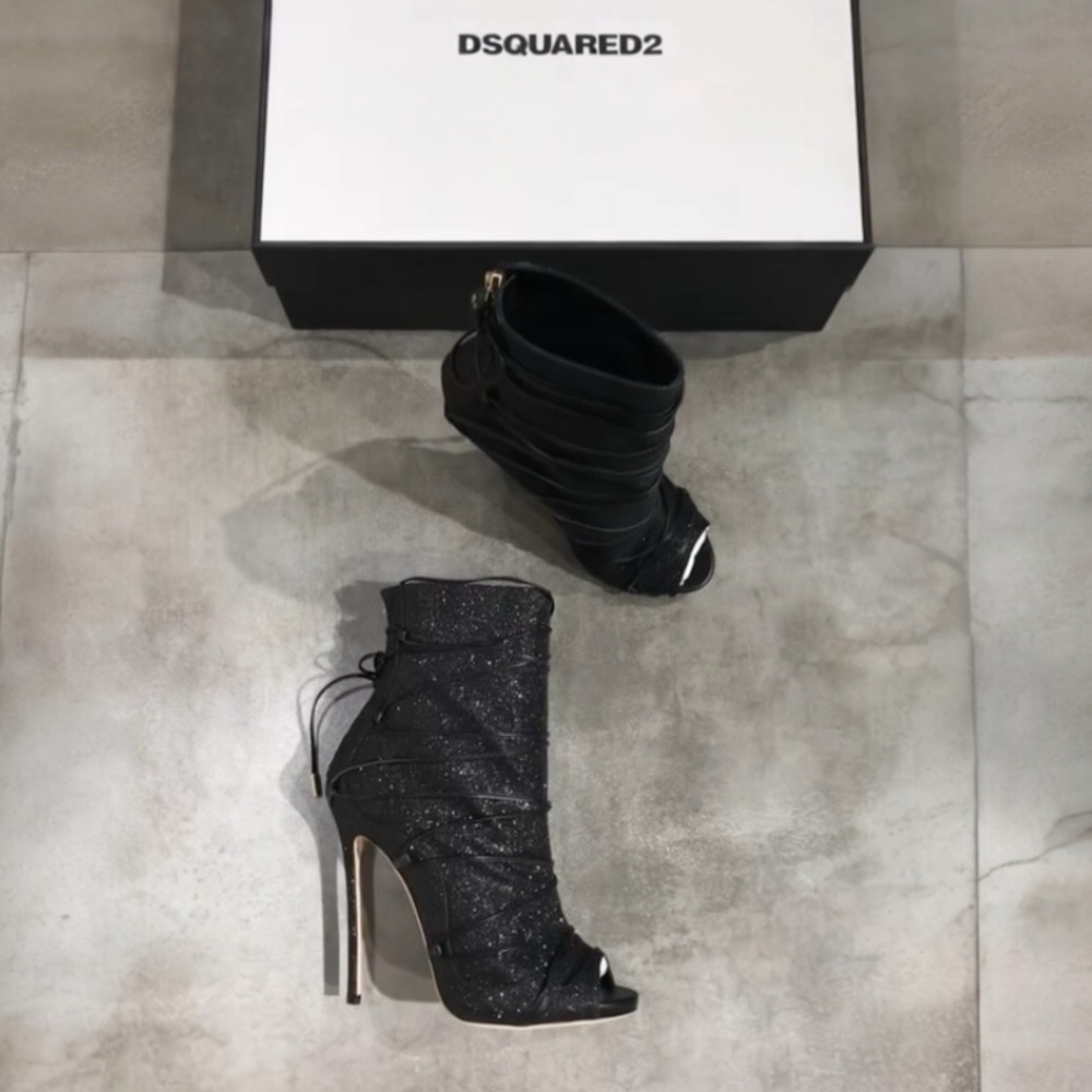 US 8-8.5 DSQUARED2 Ankle boots NWT